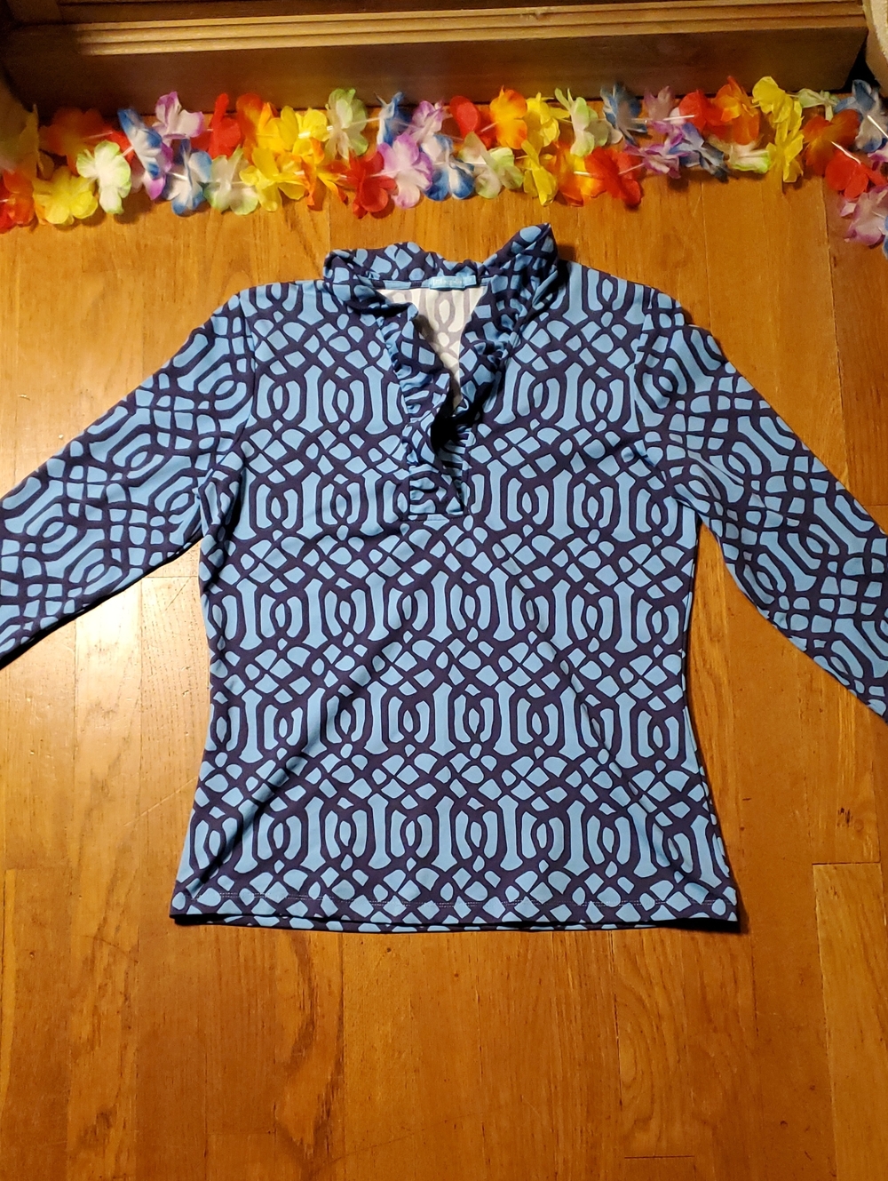 J. McLaughlin Geometric Pattern Wrinkle Resistant Top